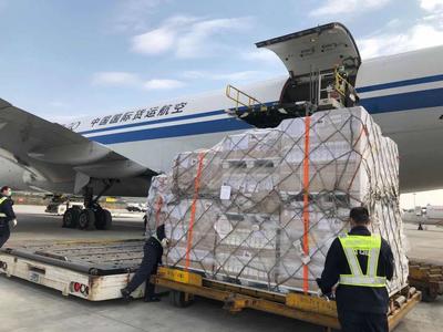 成都双流机场海关护航“空中通道”，全货机航线畅通保障技术进出口